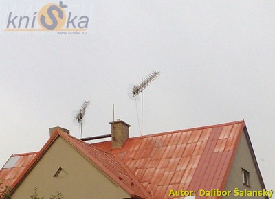 Plechova strecha s antenou2.jpg